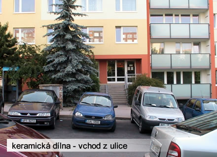 Keramická dílna - pohled z ulice